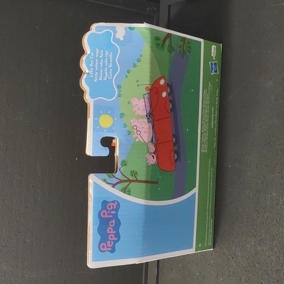 NWT Peppa pig Little Red car and Peppa family rainy day - Picture 5 of 9